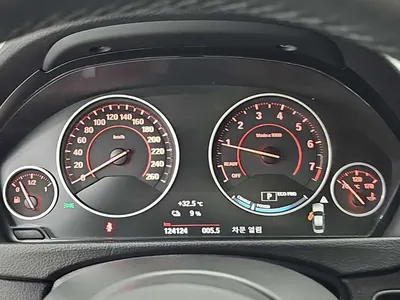 BMW 3 Series (F30) 330e i M 2016 6