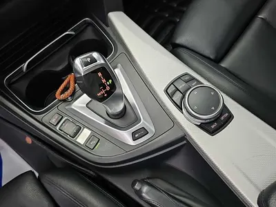 BMW 3 Series (F30) 330e i M 2016 8