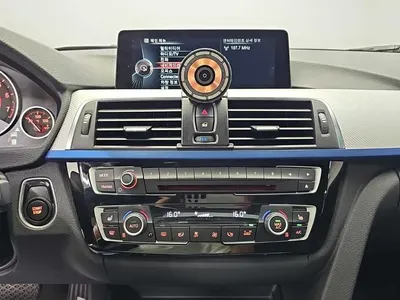 BMW 3 Series (F30) 330e i M 2016 10