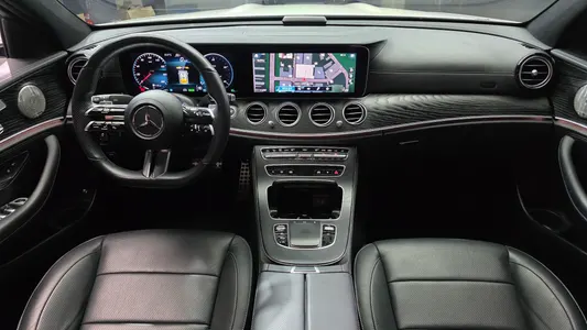 Mercedes-Benz E-Class W213 E220d 4MATIC AMG Line 2022 7