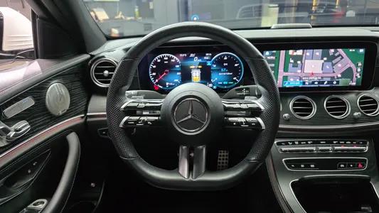 Mercedes-Benz E-Class W213 E220d 4MATIC AMG Line 2022 12