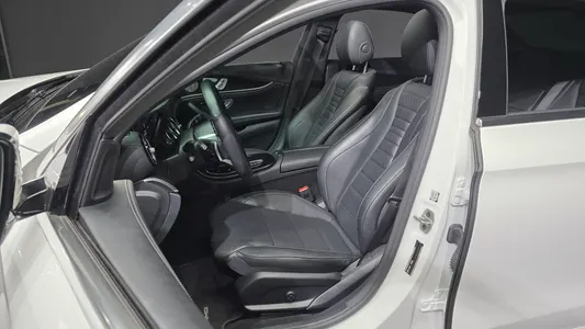 Mercedes-Benz E-Class W213 E220d 4MATIC AMG Line 2022 10