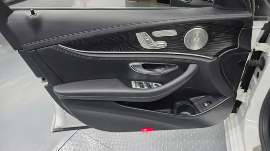 Mercedes-Benz E-Class W213 E220d 4MATIC AMG Line 2022 24