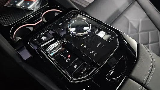 BMW 5 Series (G60) 530i xDrive M 2025 8