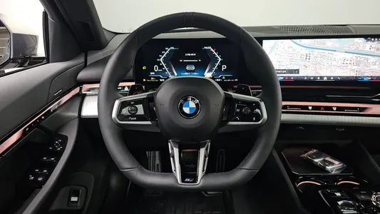 BMW 5 Series (G60) 530i xDrive M 2025 11