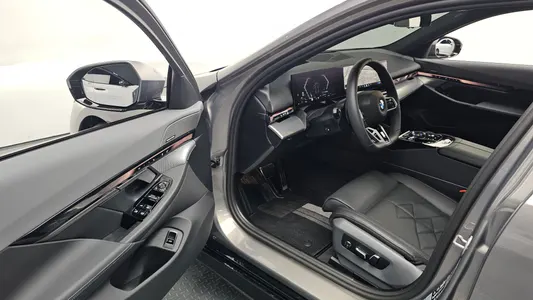 BMW 5 Series (G60) 530i xDrive M 2025 9