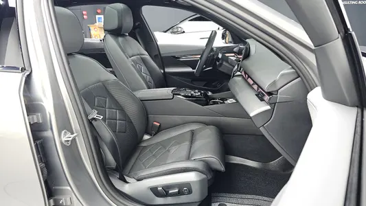 BMW 5 Series (G60) 530i xDrive M 2025 26