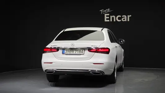 Mercedes-Benz E-Class W213 E220d 4MATIC 2021 4