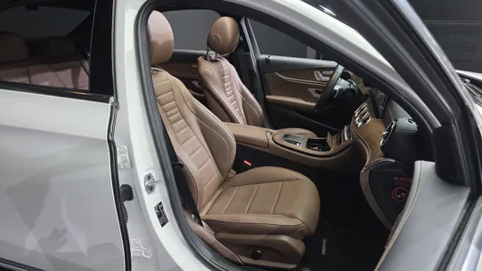 Mercedes-Benz E-Class W213 E220d 4MATIC 2021 11