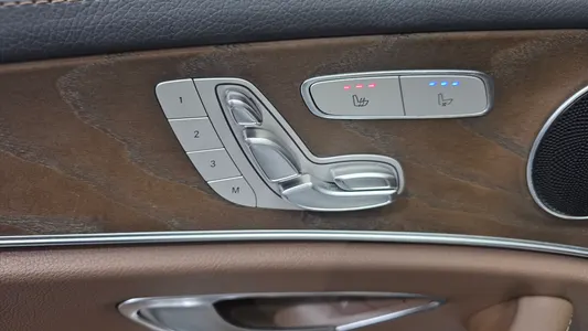 Mercedes-Benz E-Class W213 E220d 4MATIC 2021 13