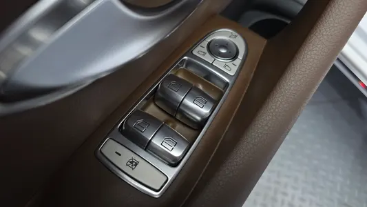 Mercedes-Benz E-Class W213 E220d 4MATIC 2021 14