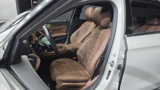 Mercedes-Benz E-Class W213 E220d 4MATIC 2021 10