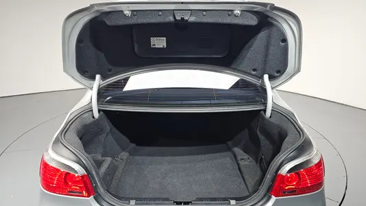 BMW 5 Series (E60) 523i 2006 20
