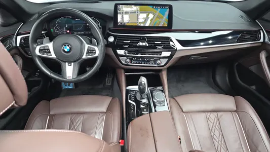 BMW 5 Series (G30) 530e M 2021 6