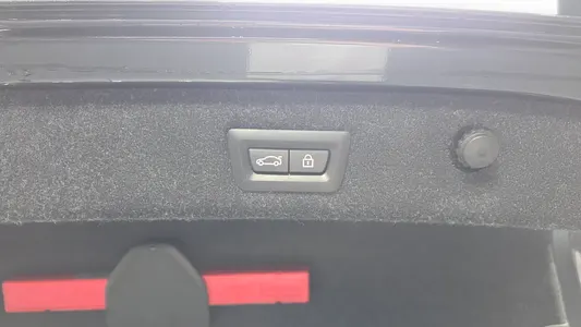 BMW 5 Series (G30) 530e M 2021 27