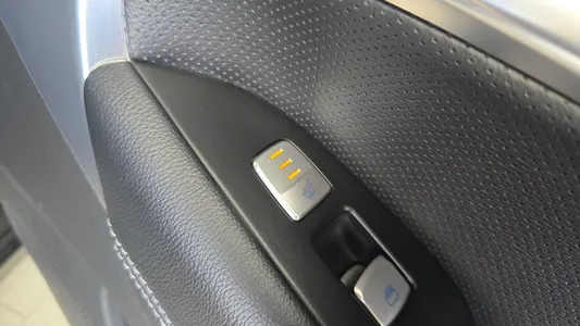 Genesis G70 2.0T 2018 18
