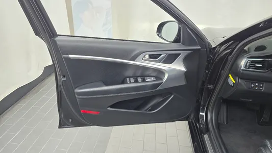 Genesis G70 2.0T 2018 24