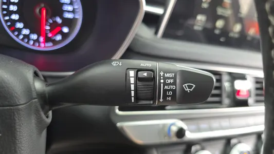 Genesis G70 2.0T 2018 29