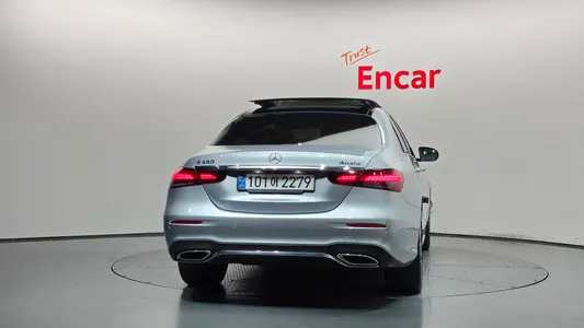 Mercedes-Benz E-Class W213 E350 4MATIC AMG Line 2022 4