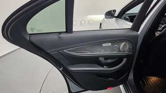 Mercedes-Benz E-Class W213 E350 4MATIC AMG Line 2022 25