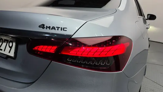 Mercedes-Benz E-Class W213 E350 4MATIC AMG Line 2022 23