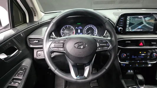 Hyundai TM 2.0 2WD 2020 11