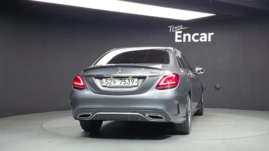 Mercedes-Benz C-Class W205 C220 d 4MATIC AMG Line 2019 4