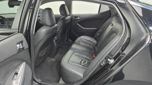 Kia K5 2011 11