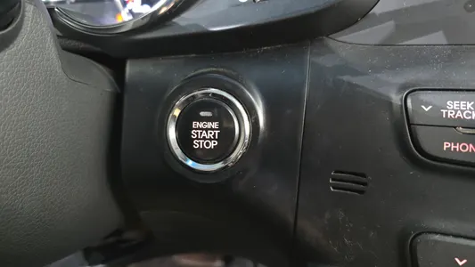 Kia K5 2011 30