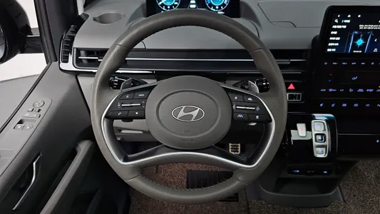 Hyundai Staria HEV 1.6 7 2024 13