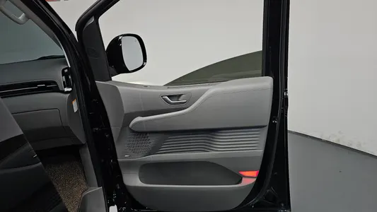 Hyundai Staria HEV 1.6 7 2024 25
