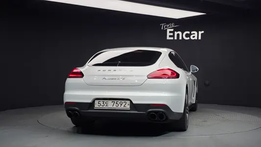 Porsche 파나메라 4.8 GTS 2016 4