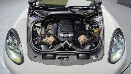 Porsche 파나메라 4.8 GTS 2016 6