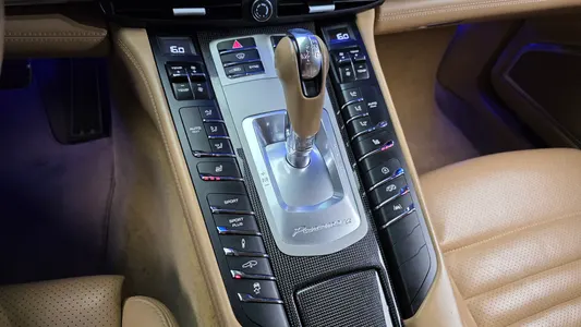 Porsche 파나메라 4.8 GTS 2016 9