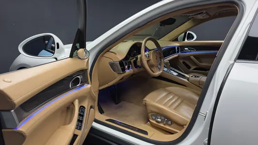 Porsche 파나메라 4.8 GTS 2016 10
