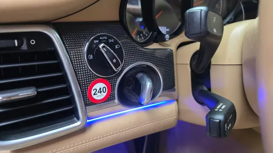 Porsche 파나메라 4.8 GTS 2016 17