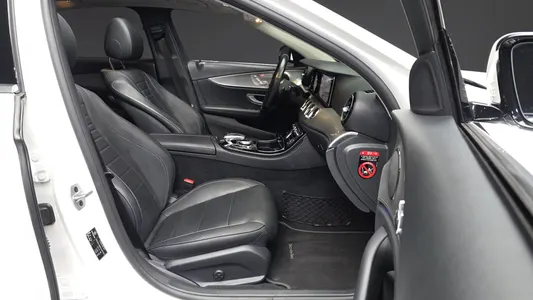 Mercedes-Benz E-Class W213 E300 2019 11