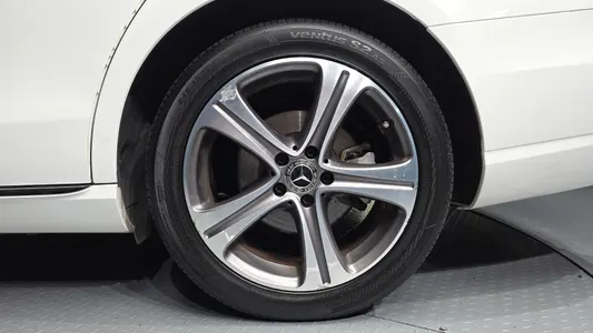 Mercedes-Benz E-Class W213 E300 2019 21