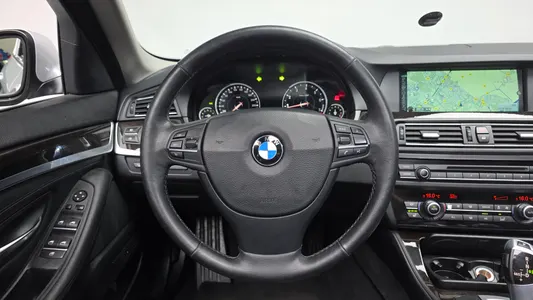 BMW 5 Series (F10) 528i 2013 12