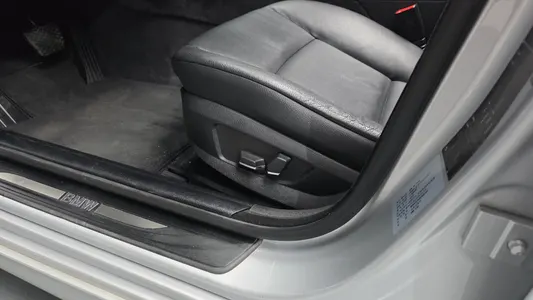BMW 5 Series (F10) 528i 2013 17