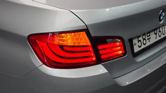 BMW 5 Series (F10) 528i 2013 23
