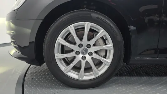 Audi A4 (B9) 45 TFSI 2016 5
