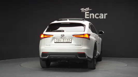 Lexus NX300h 2017 4