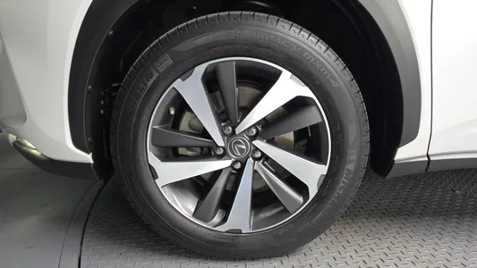 Lexus NX300h 2017 5