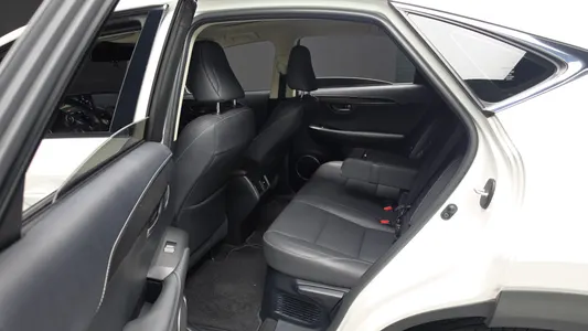 Lexus NX300h 2017 12