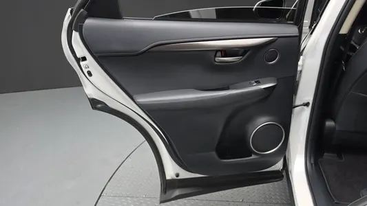 Lexus NX300h 2017 25