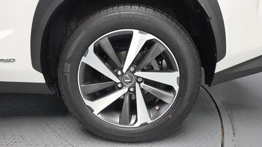 Lexus NX300h 2017 21