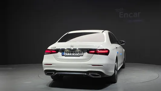 Mercedes-Benz E-Class W213 E250 AMG Line 2022 4