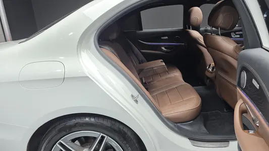 Mercedes-Benz E-Class W213 E250 AMG Line 2022 11