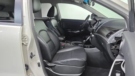 KG Mobility C 2.0 CVT 2WD 2014 11